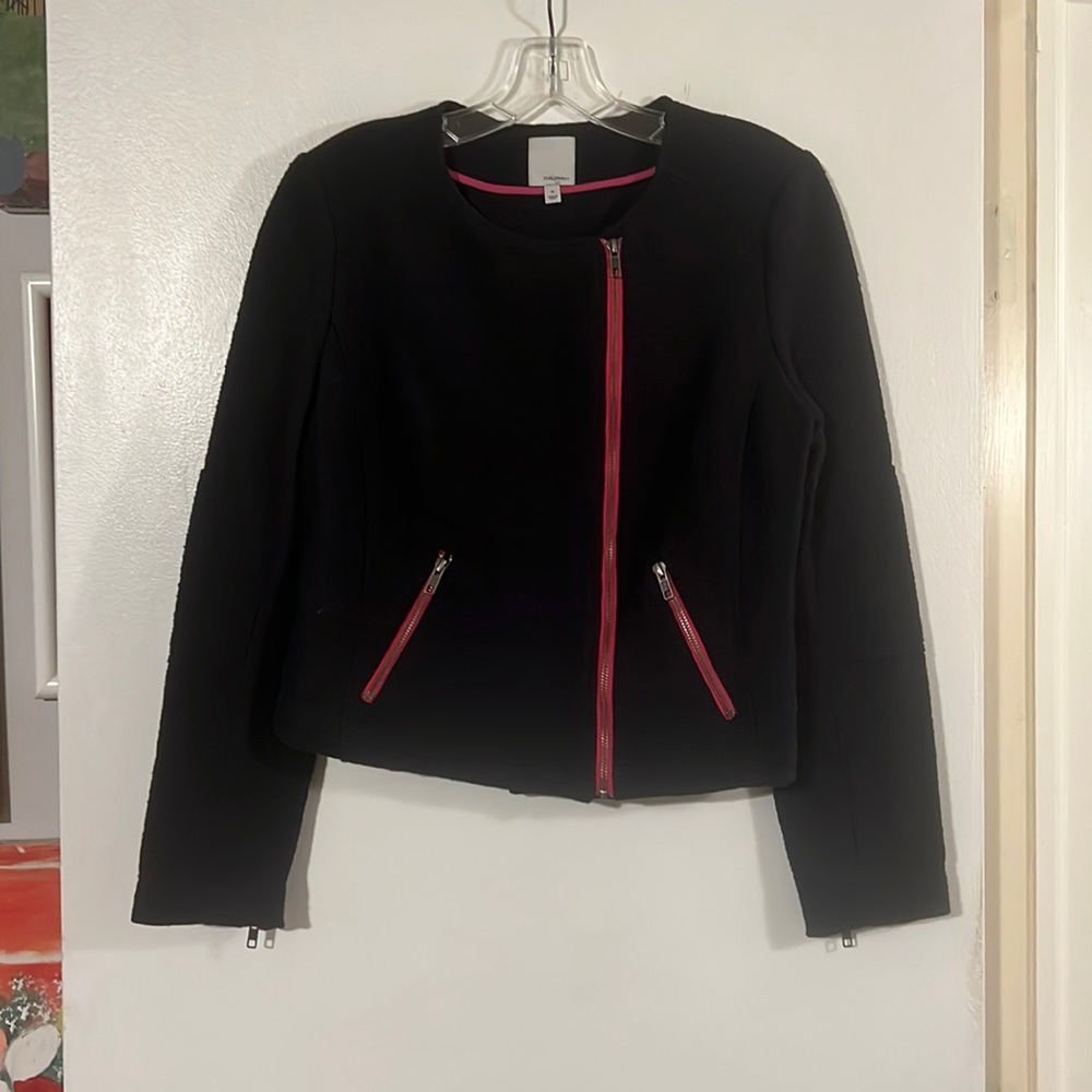 Halogen black w/hot pink zippers collarless jacket